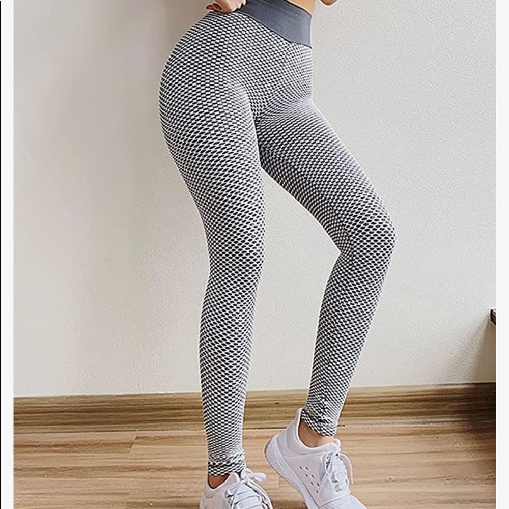 Leggings booty lifting…. “Tik Tok” leggings grey